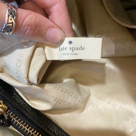 KATE SPADE SLEEK BLACK PATENT LEATHER HANDBAG CLAVERLY MARYANNE SHOULDER BAG - Picture 9 of 16